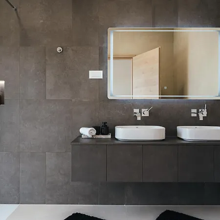Apartman Prestige Rooftop Viva With Hot Tub Maribor