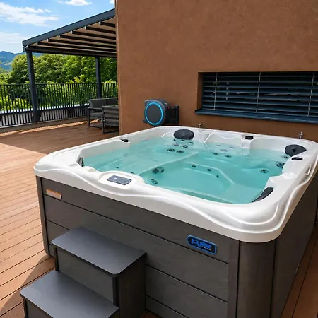 Prestige Rooftop Viva With Hot Tub *
